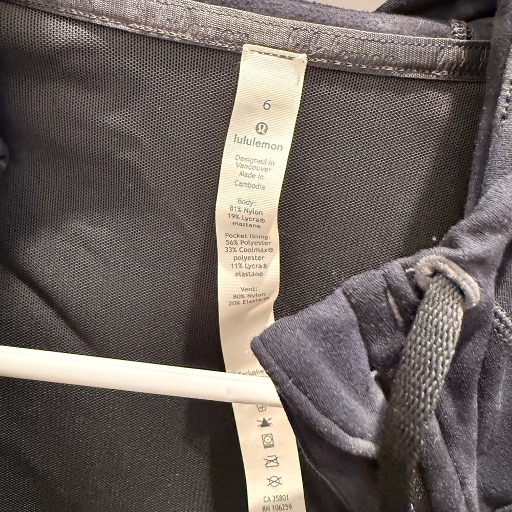 Lululemon gray zip up size 6 - Picture 2 of 2